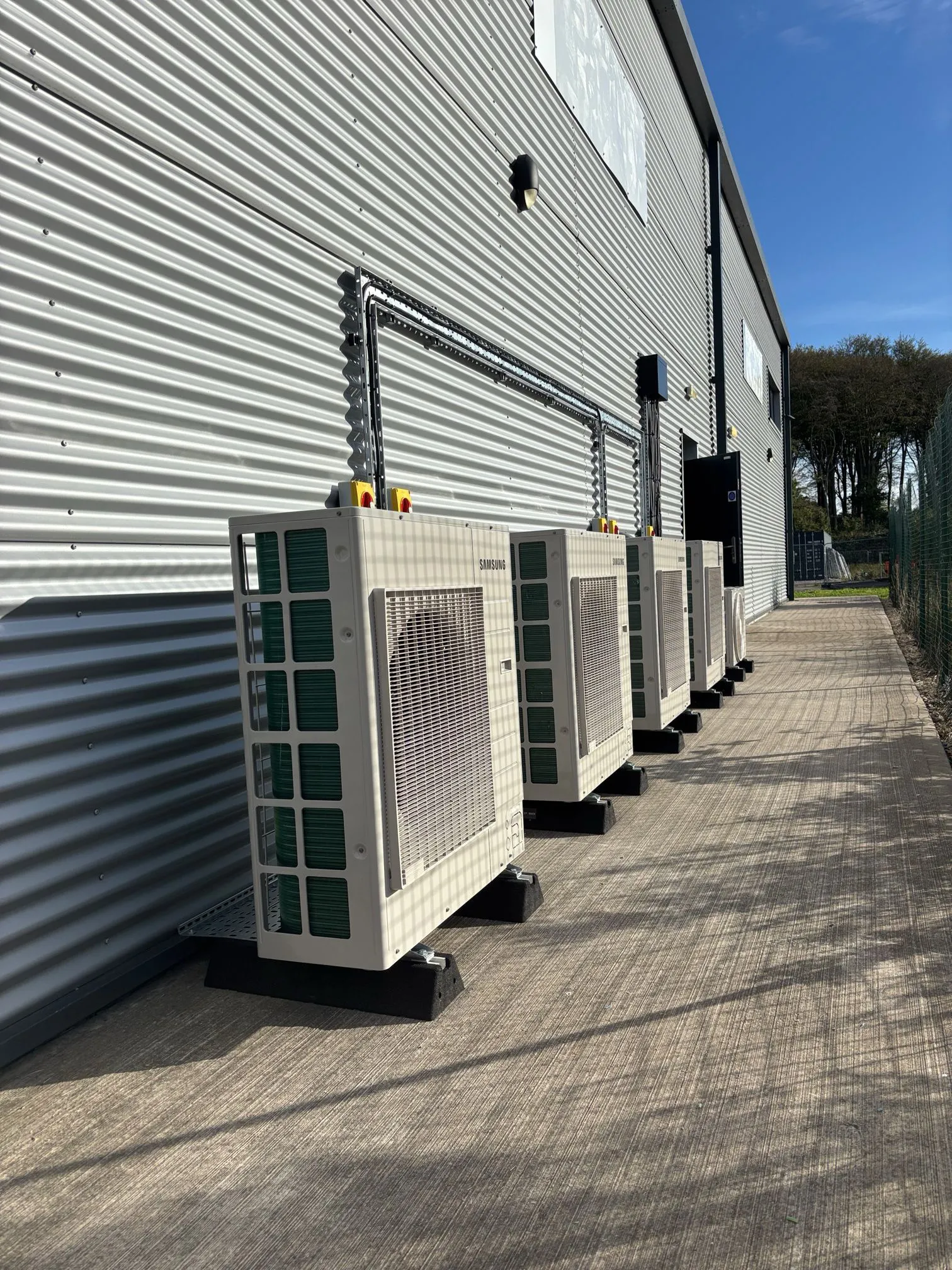 External air conditioning condenser